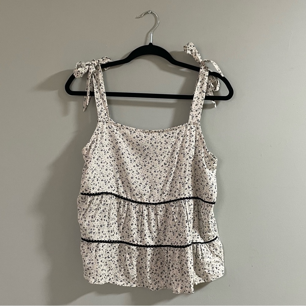 Bobeau Floral White Tiered Tank Size Small